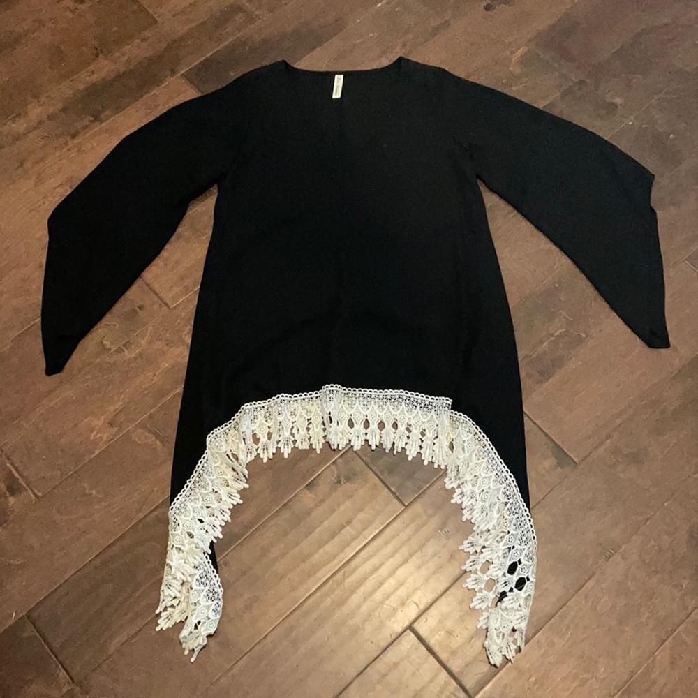 Black tunic with white lace